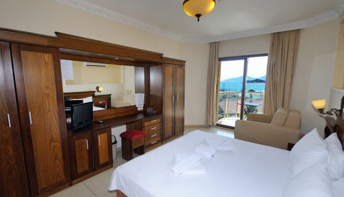 Yandan Deniz Manzaralı Standart Oda